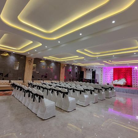 Hotel Ganpati Palace Mathura Εξωτερικό φωτογραφία