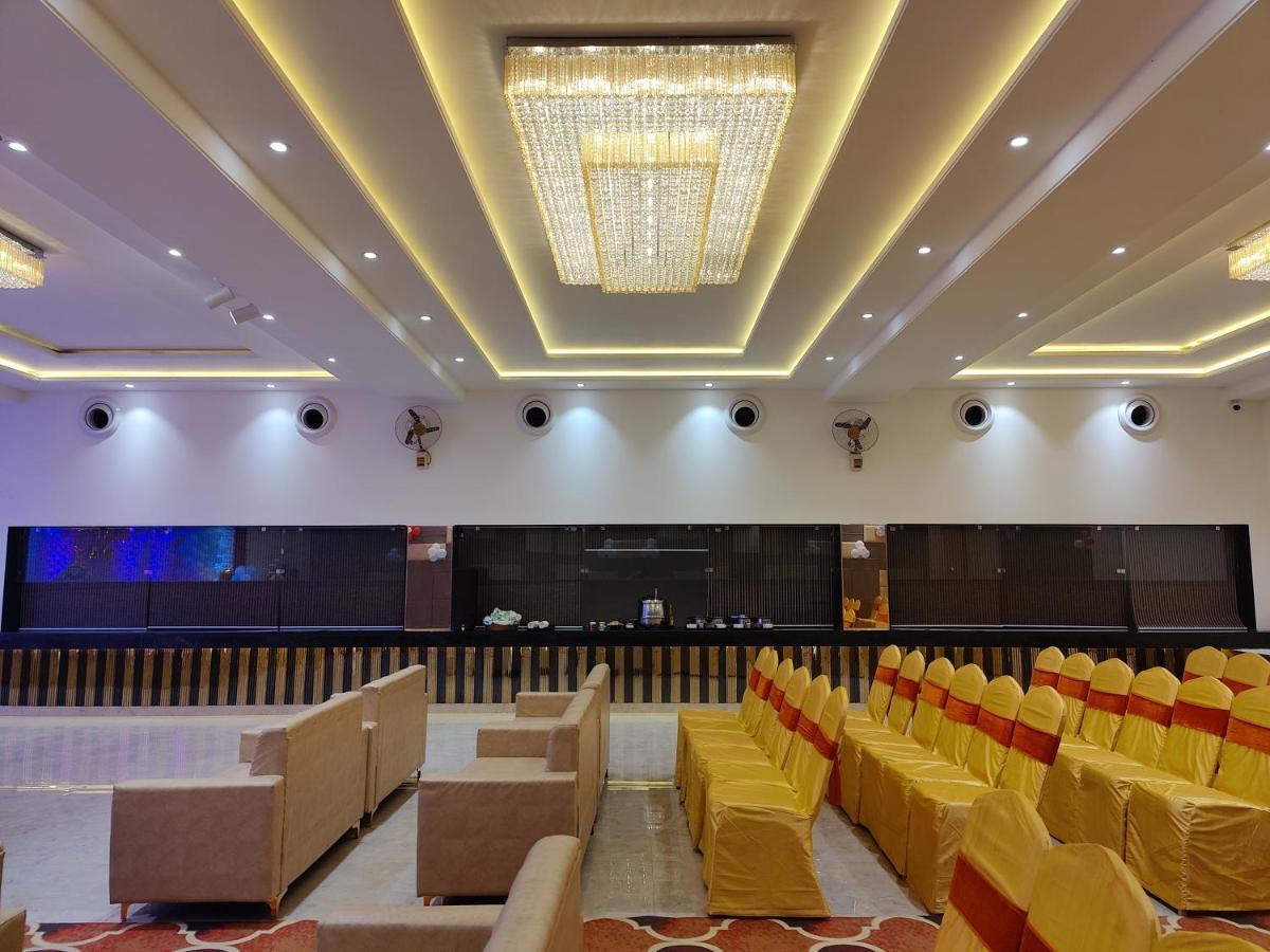 Hotel Ganpati Palace Mathura Εξωτερικό φωτογραφία