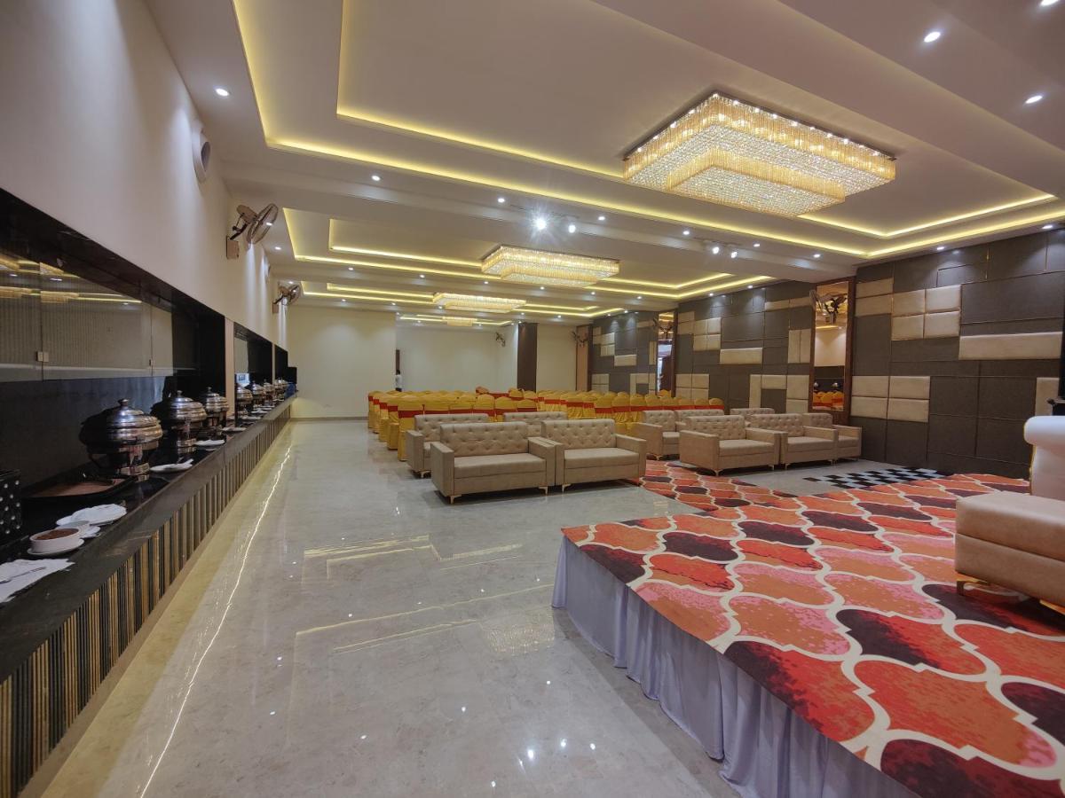 Hotel Ganpati Palace Mathura Εξωτερικό φωτογραφία