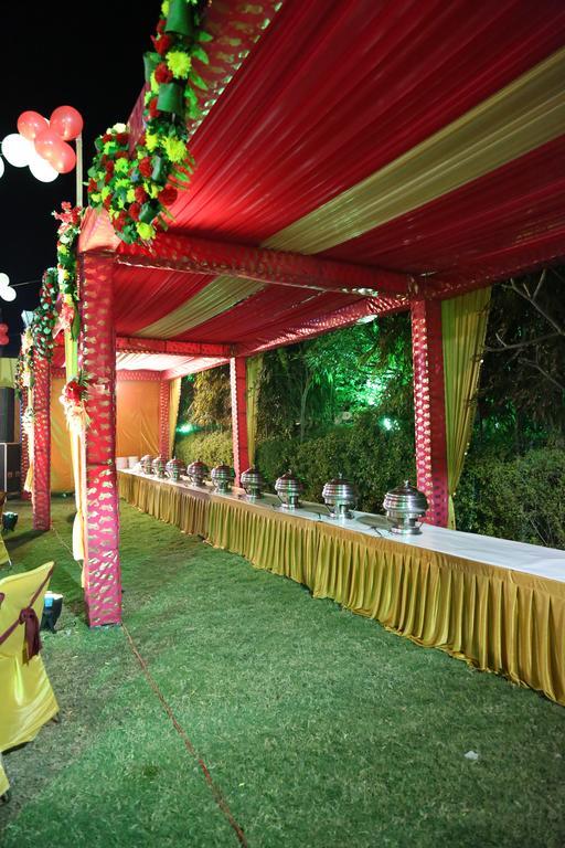 Hotel Ganpati Palace Mathura Εξωτερικό φωτογραφία