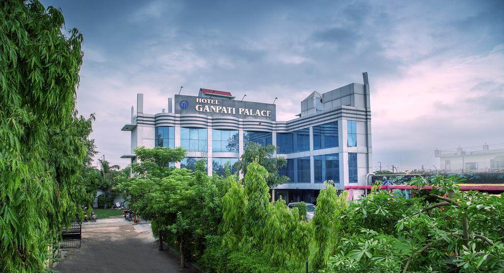 Hotel Ganpati Palace Mathura Εξωτερικό φωτογραφία