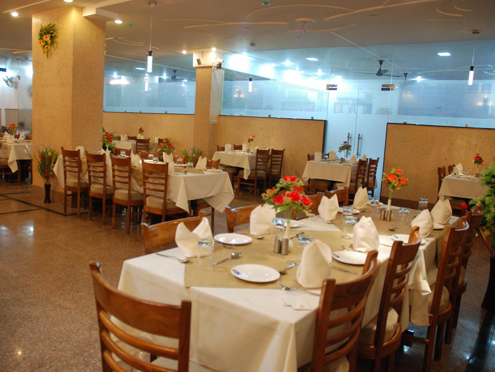 Hotel Ganpati Palace Mathura Εξωτερικό φωτογραφία
